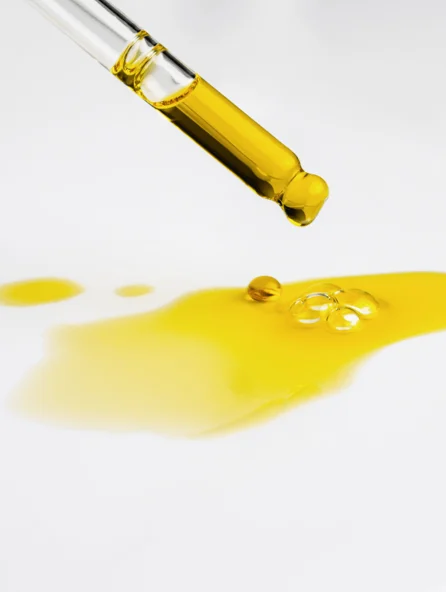 Huile à barbe adoucissante naturelle avec CBD pour une barbe douce et apaisée
