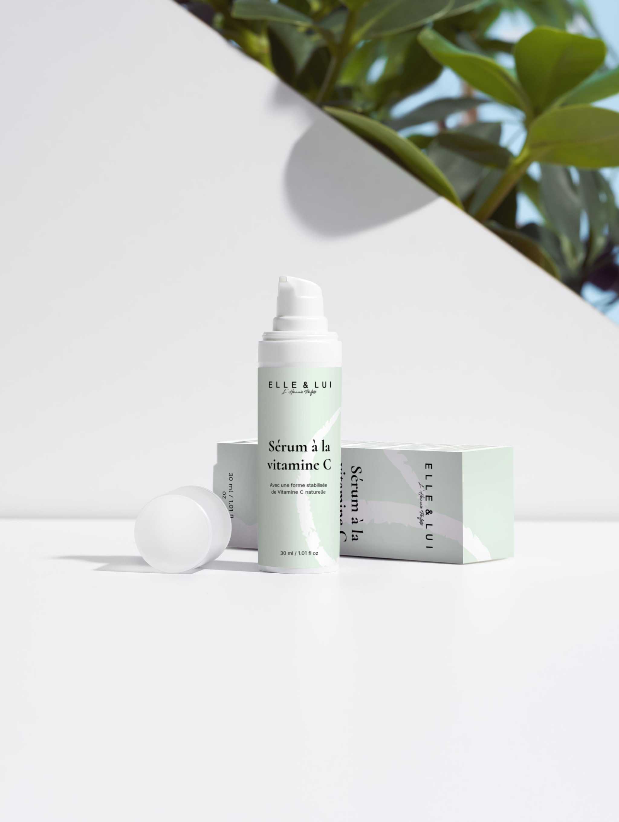 Duo de routine contre les taches brunes avec sérum vitaminé éclaircissant et perfecteur de pigment pour un teint lumineux et uniforme